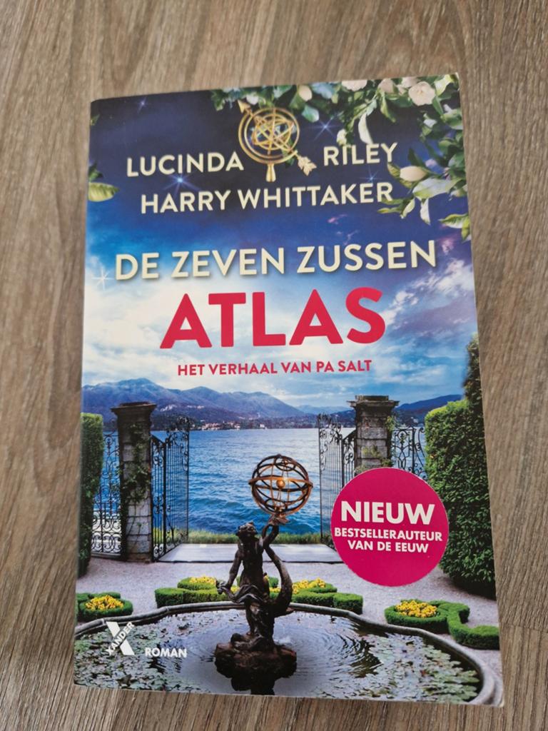 Harry Whittaker - Atlas, Boeken, Ophalen, Zo goed als nieuw, Harry Whittaker; Lucinda Riley