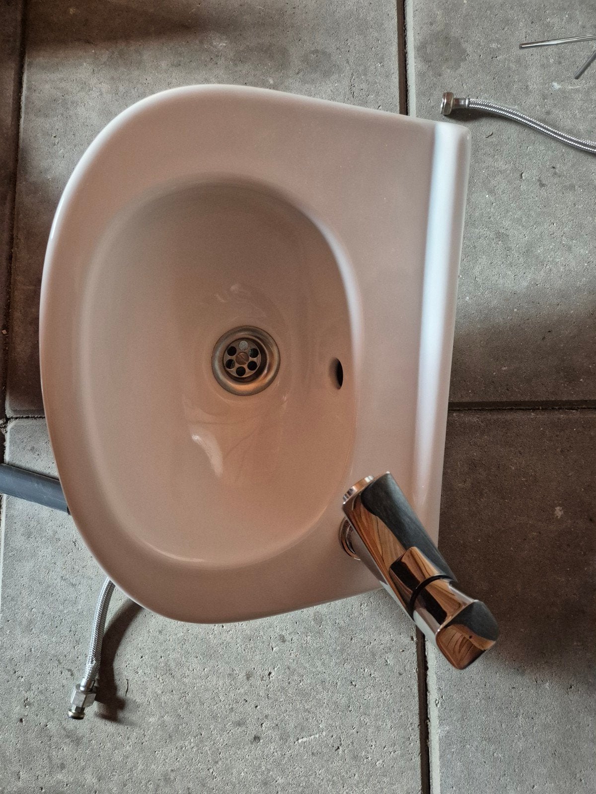 Wit wc wastafel met fonteintje, Ophalen, Wastafel