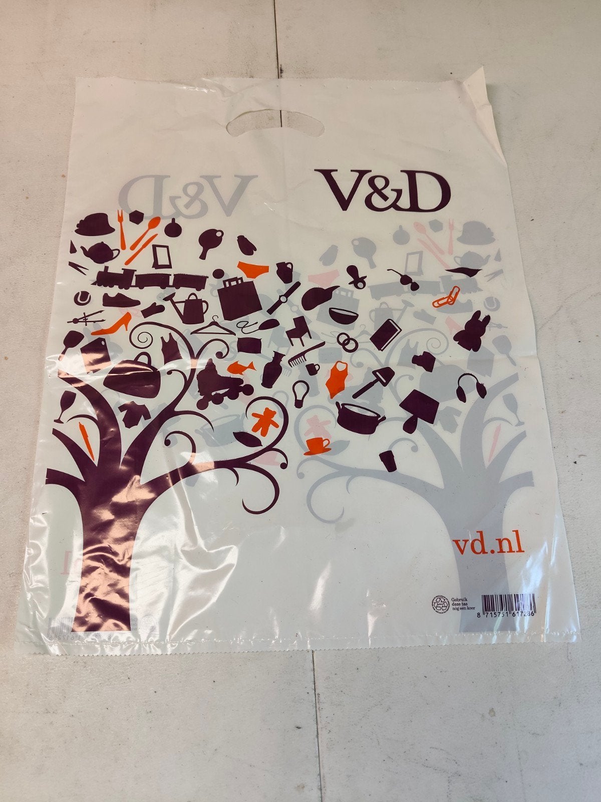 Aangeboden Doos met Plastic V&D Draagtassen, Ophalen