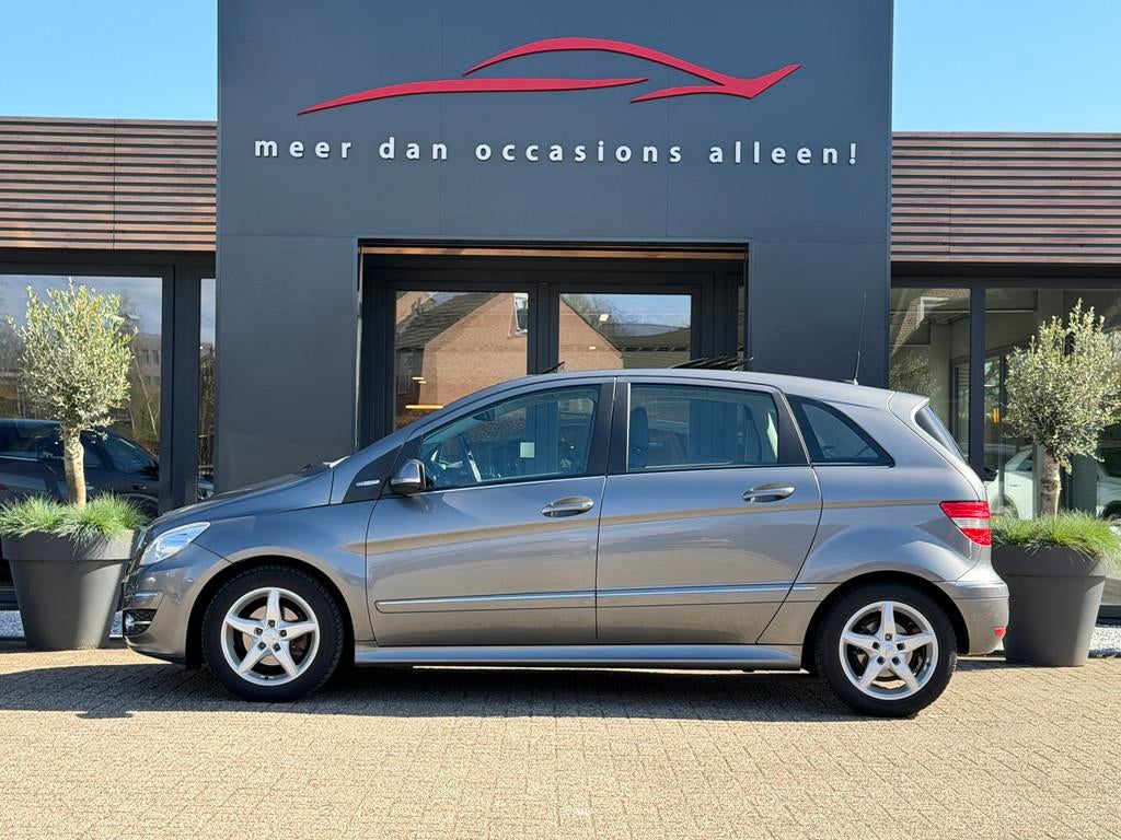 Mercedes-Benz B-Klasse B180 B 180 BlueEFFICIENCY (bj 2011), Euro 5, Gebruikt, 4 cilinders, Xenon verlichting