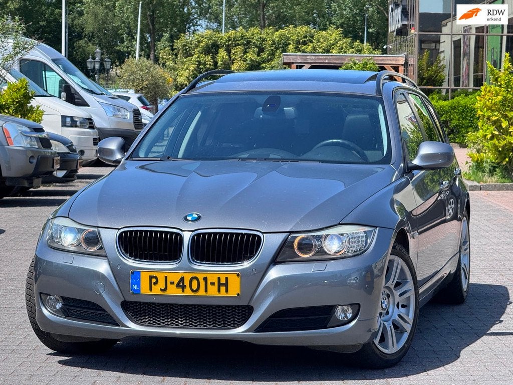 BMW 3-serie Touring 320i High Executive | Panoramadak | Park, Auto's, Automaat, Euro 5, Achterwielaandrijving, Zwart