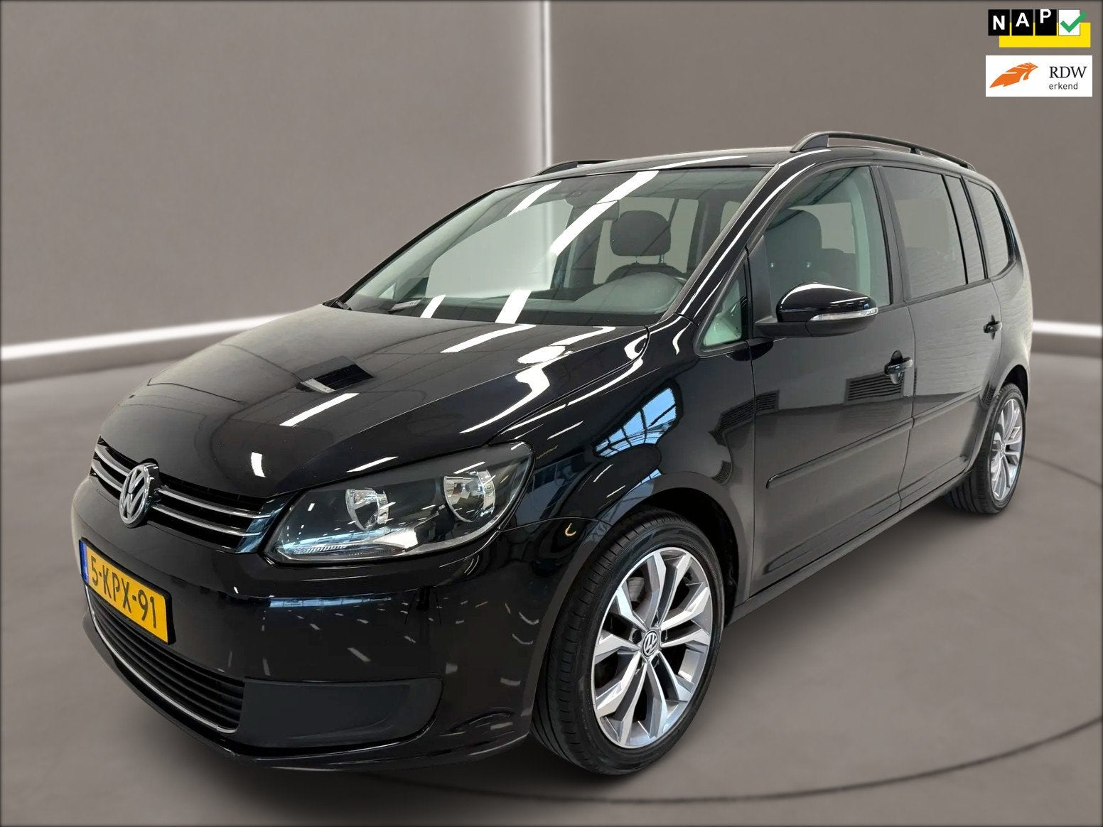 Volkswagen Touran 1.6 TDI Comfortline 105 Pk 7 persoons Airc, Voorwielaandrijving, Euro 5, Gebruikt, 4 cilinders