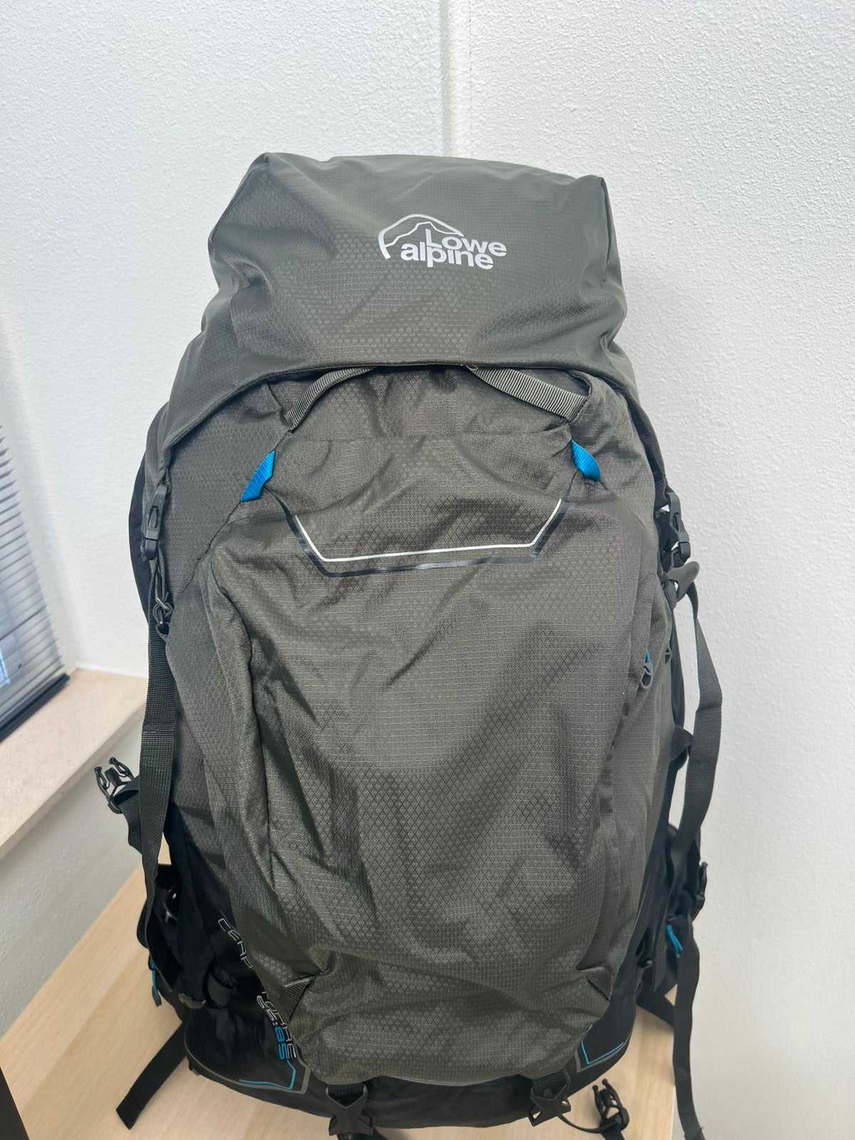 Low Alpine Cerro Torre 65:85 maat L, Ophalen, Zo goed als nieuw, Rugzak