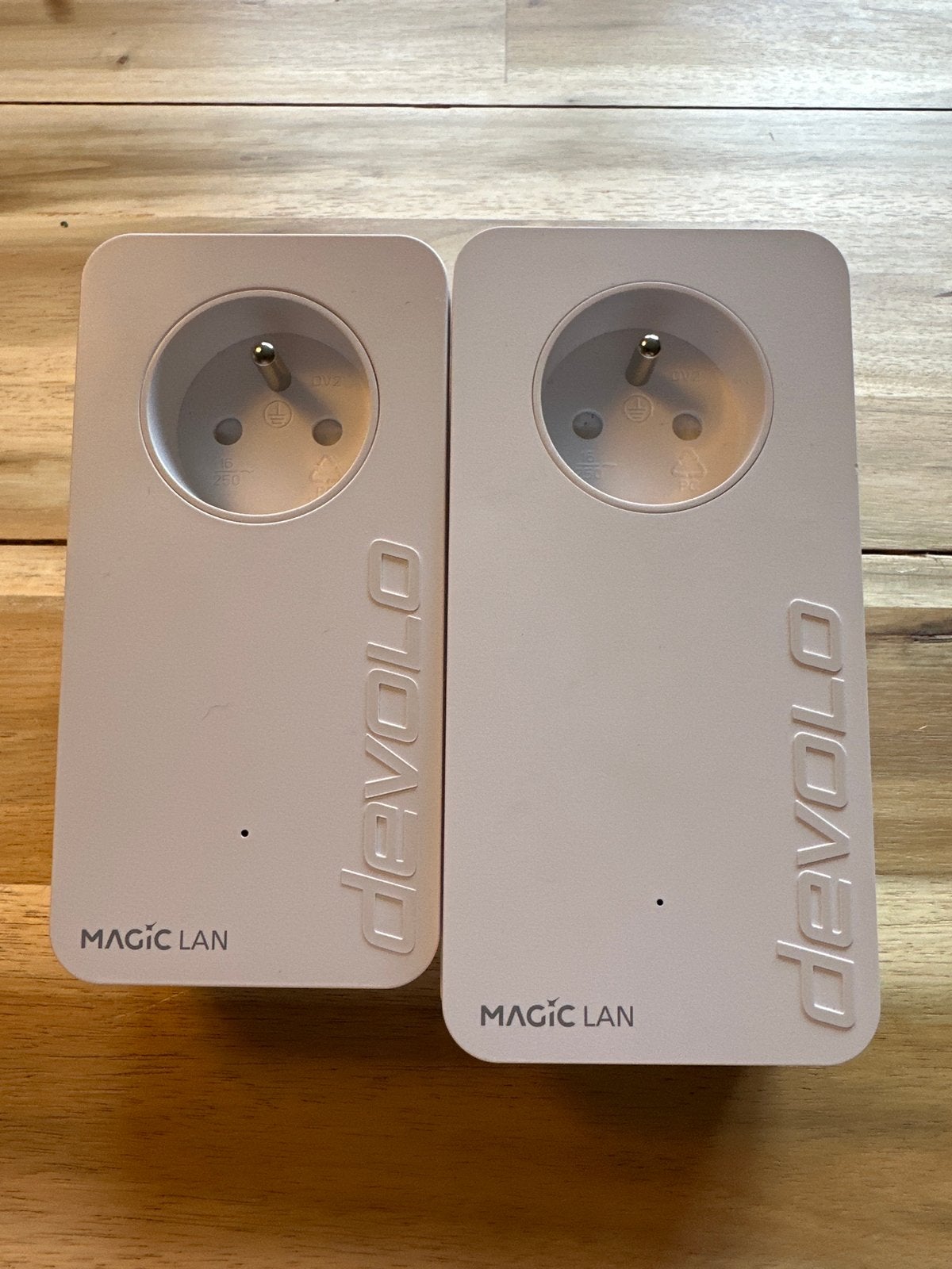Devolo Magic 2 LAN triple starterkit – 2 adapters, Computers en Software, Ophalen of Verzenden, Zo goed als nieuw