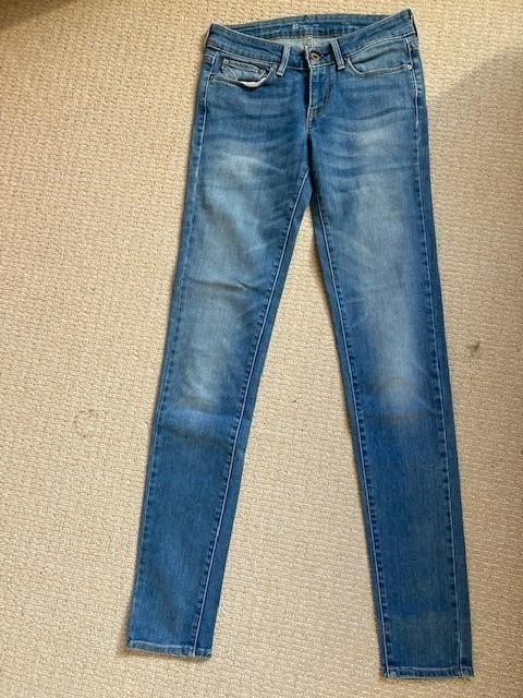 Levi's spijkerbroek maat 25, Broek, Gebruikt, Meisje, Ophalen of Verzenden