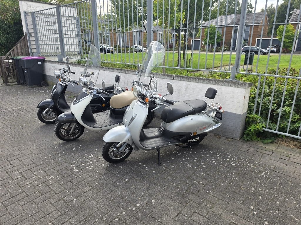 Prachtige partij van 4 Retro scooters, Fietsen en Brommers, Ophalen, Gebruikt, Overige typen, Overige merken