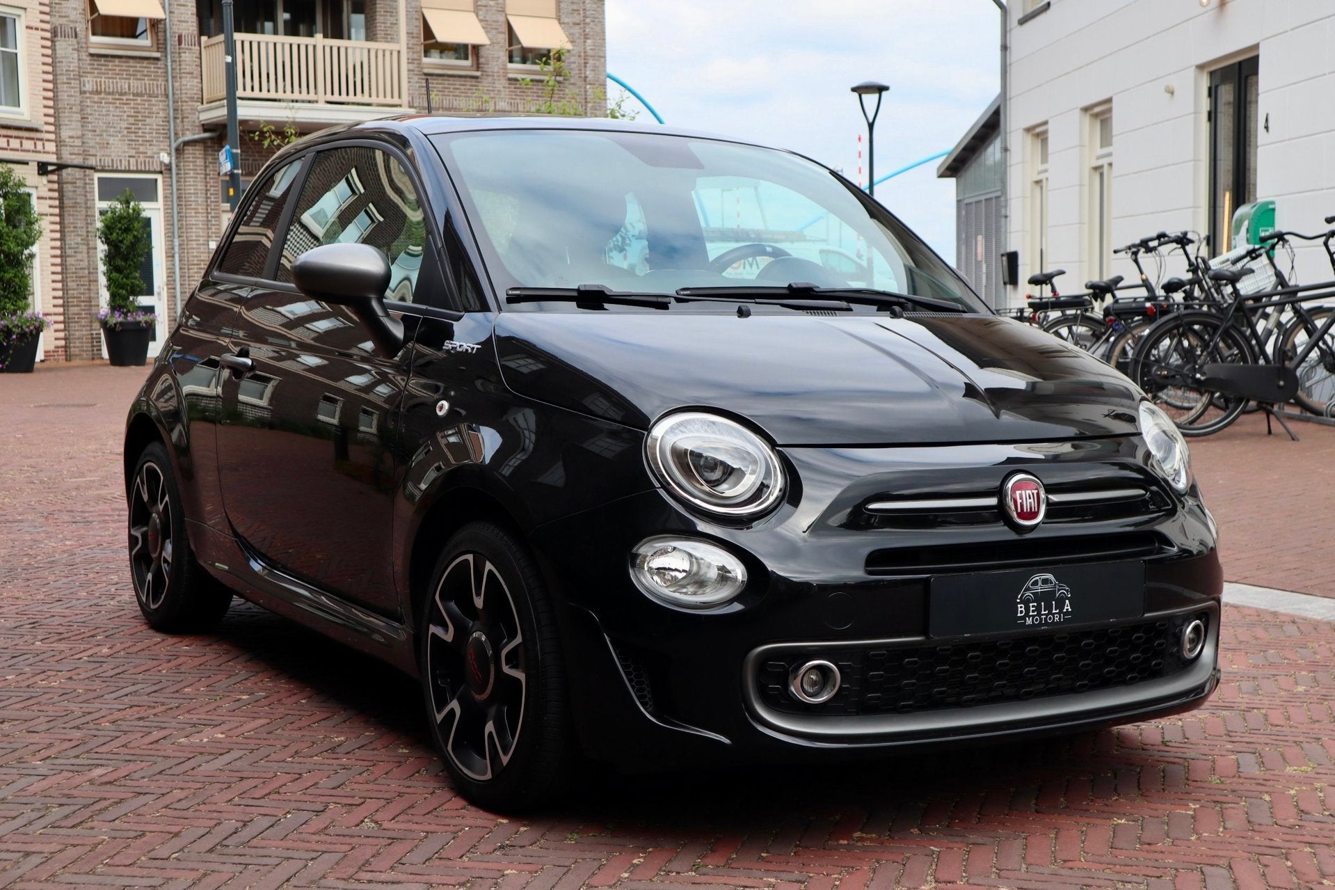Fiat 500 1.0 Hybrid Sport | RIJKLAARPRIJS | Panoramadak | Ap, Auto's, Dealer onderhouden, Gebruikt, Zwart, Leder en Stof