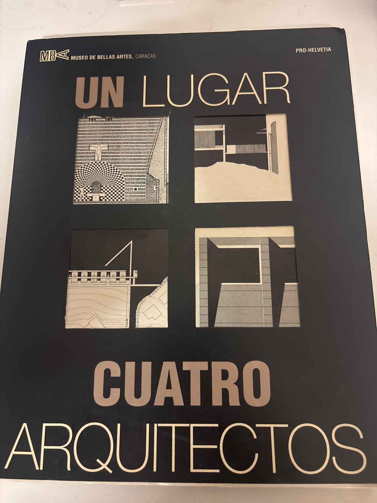 Un Lugar Cuatro Arquitectos - Architectuur Boek, Boeken, Ophalen of Verzenden, Gelezen, Overige onderwerpen