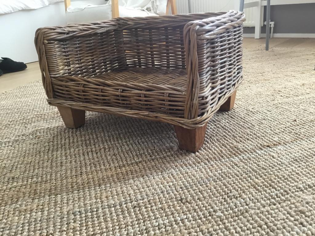 Hondenmand 42x48, Ophalen, Zo goed als nieuw, Riet