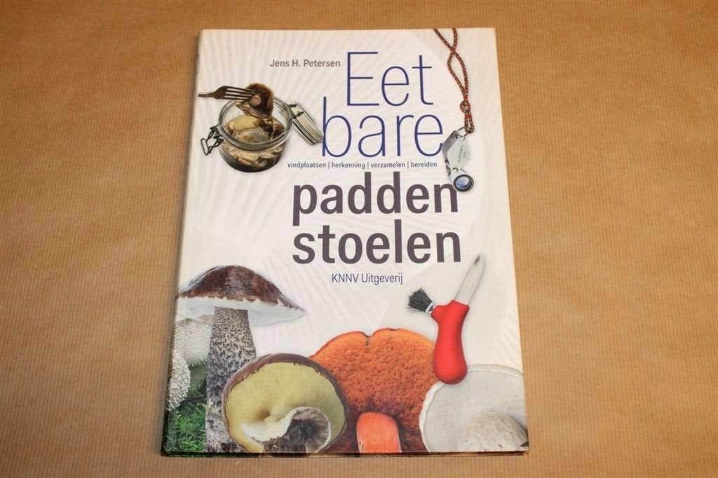 Eetbare paddestoelen - Vindplaatsen herkenning verzamelen be, Ophalen of Verzenden, Zo goed als nieuw