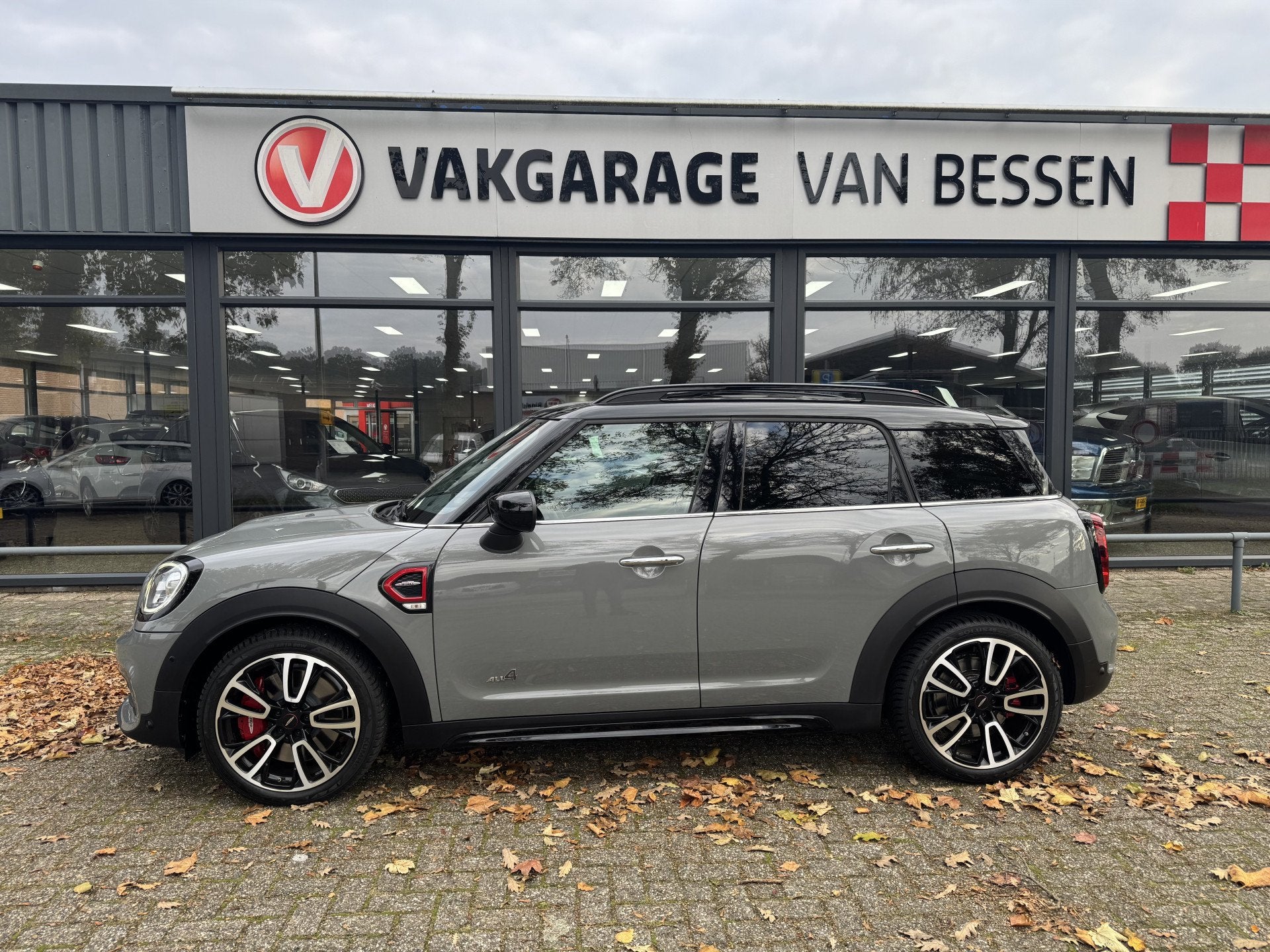 MINI Countryman 2.0 John Cooper Works ALL4 White Silver Edit, Auto's, Automaat, Gebruikt, Euro 6, Alcantara