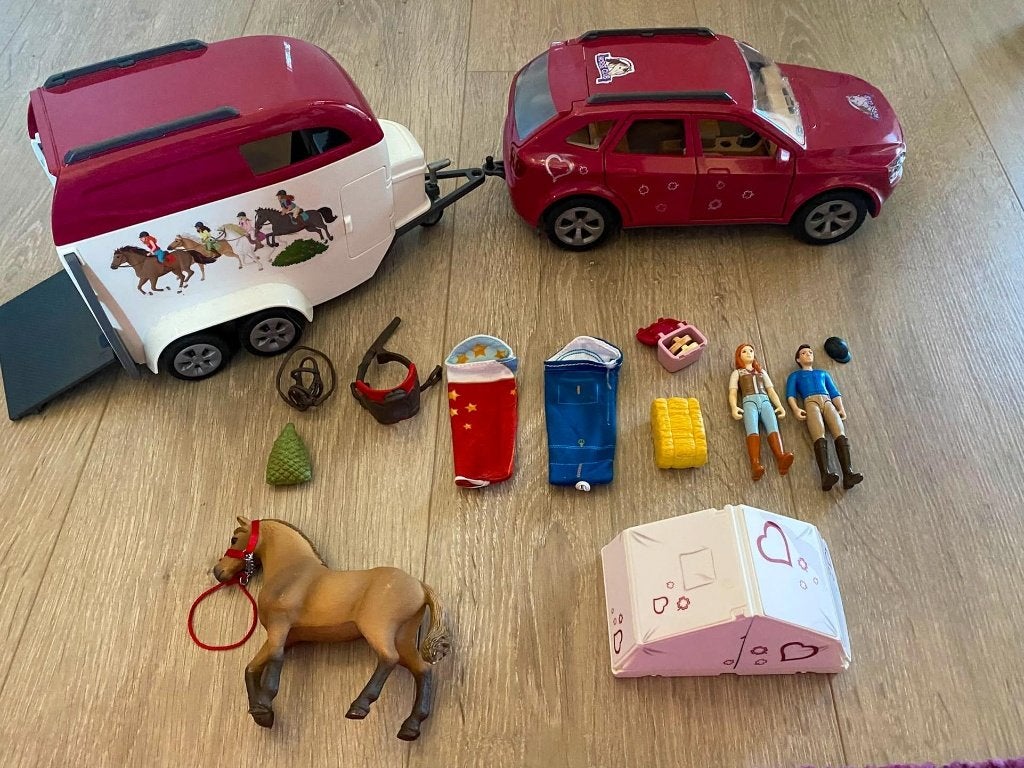 schleich kampeerauto en paardentrailer met accessoires 42535, Ophalen of Verzenden, Zo goed als nieuw
