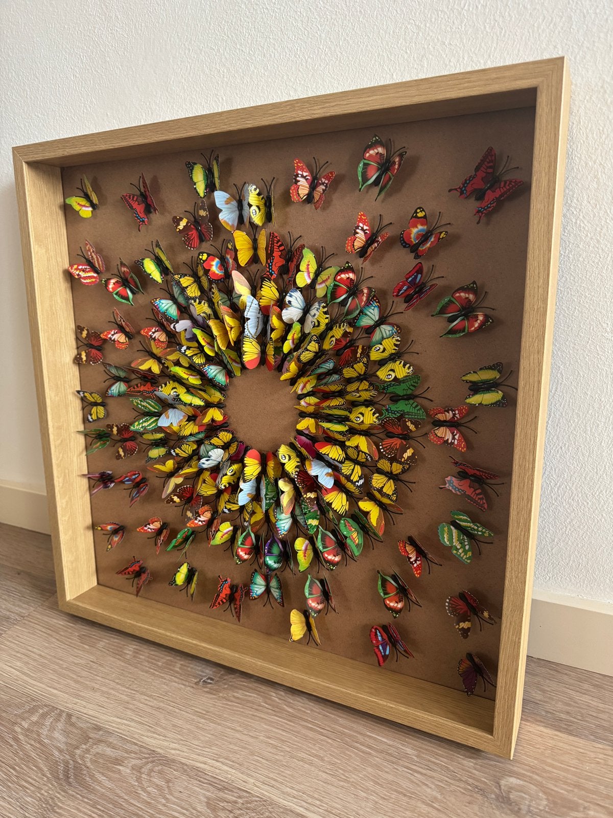 Schaduwbox met 3D vlinders (50x50 cm) – uniek & handgemaakt, Hout, Meerkleurig, Ophalen of Verzenden, Zo goed als nieuw