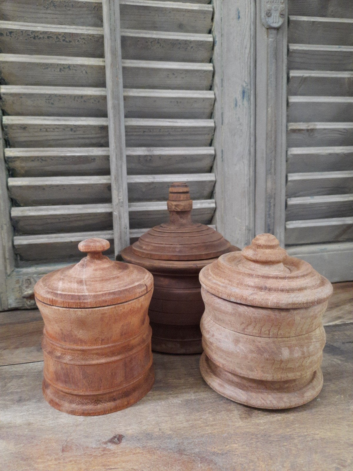 Drie oude houten tabakspotten houten potje stoer sober, Antiek en Kunst, Ophalen