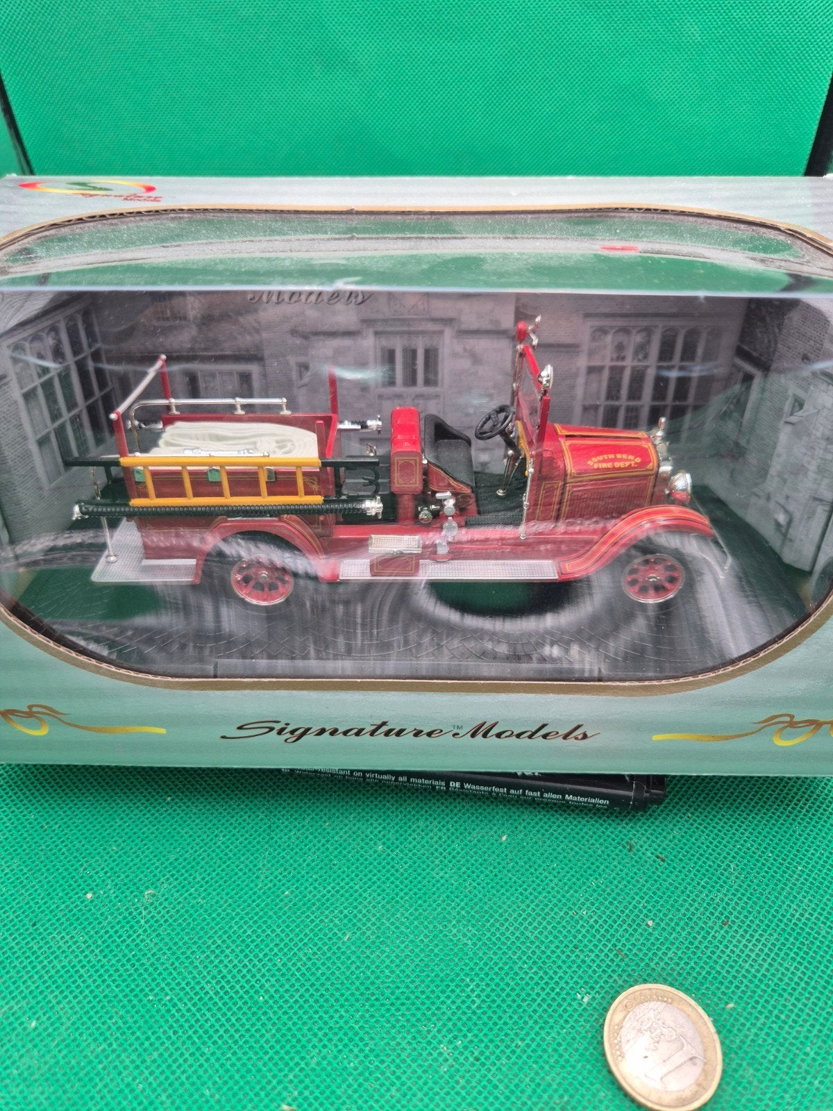 367 Studebaker fire truck 1/43 Signature, Ophalen of Verzenden, Zo goed als nieuw, Auto, Overige merken
