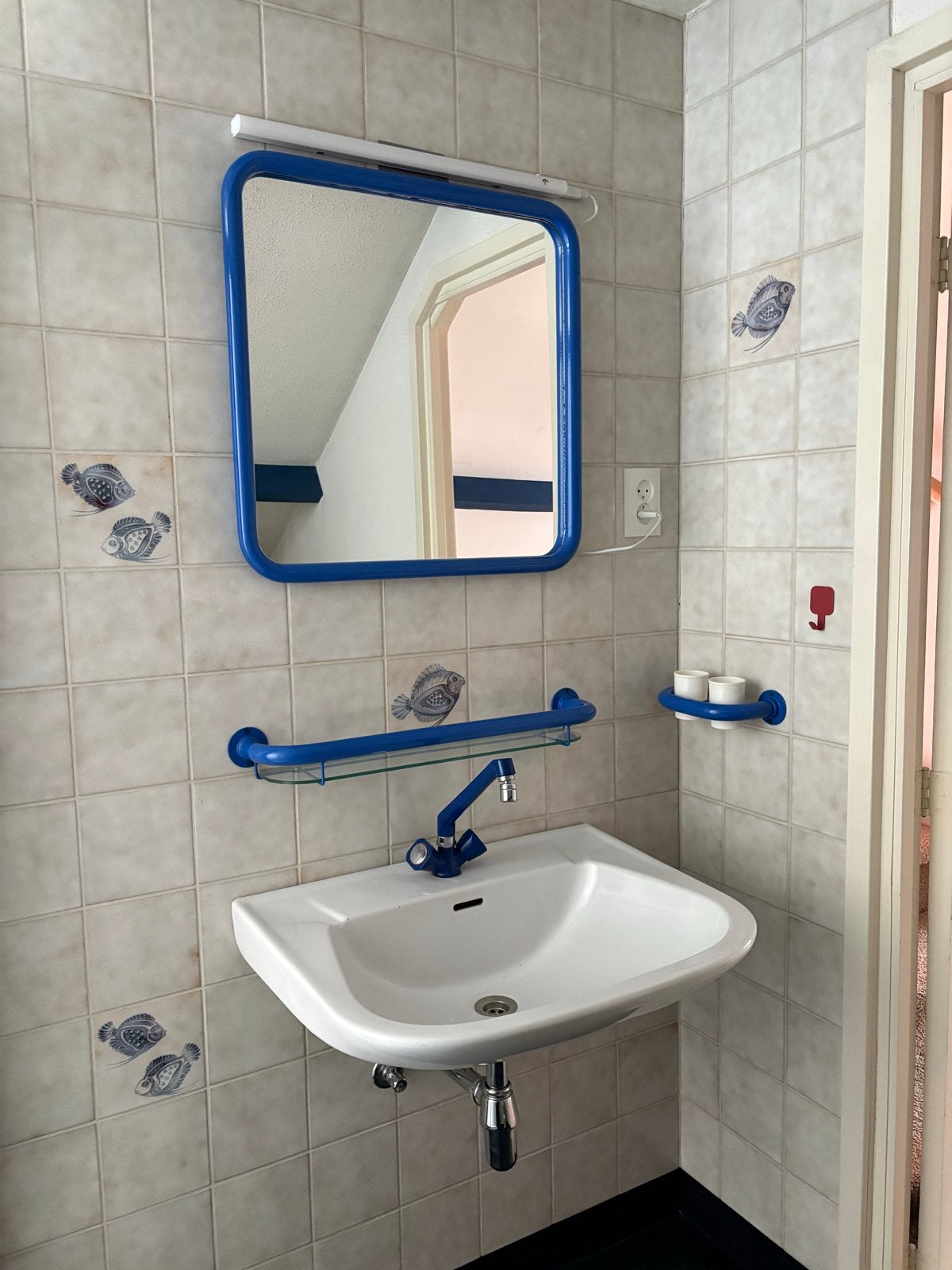 Retro blauwe badkameraccessoires set (evt. Incl. wastafel), Huis en Inrichting, Ophalen, Gebruikt, Blauw, Douche-accessoire