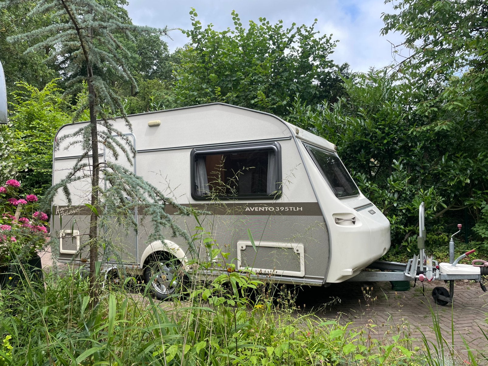 Avento Avance Esclusivo 395 TLH bouwjaar 2008, Caravans en Kamperen, Treinzit, 750 - 1000 kg, Particulier, Schokbreker
