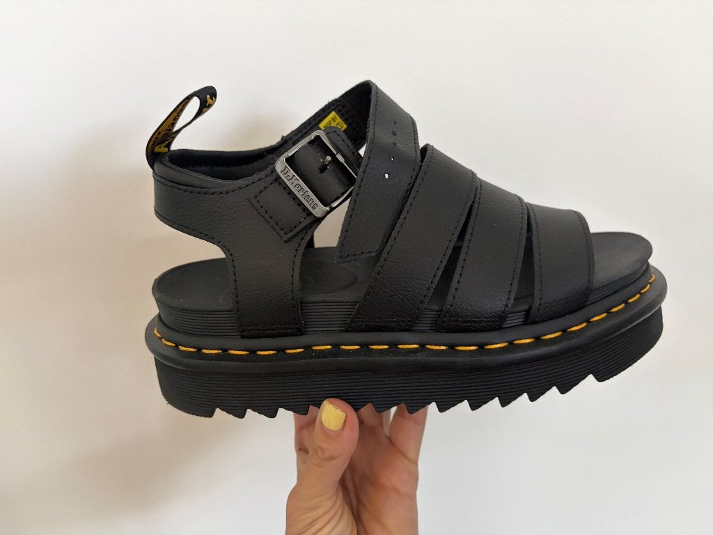 Dr Martens slippers / sandalen maat 38, Kleding | Dames, Schoenen, Ophalen of Verzenden, Nieuw, Zwart, Sandalen of Muiltjes