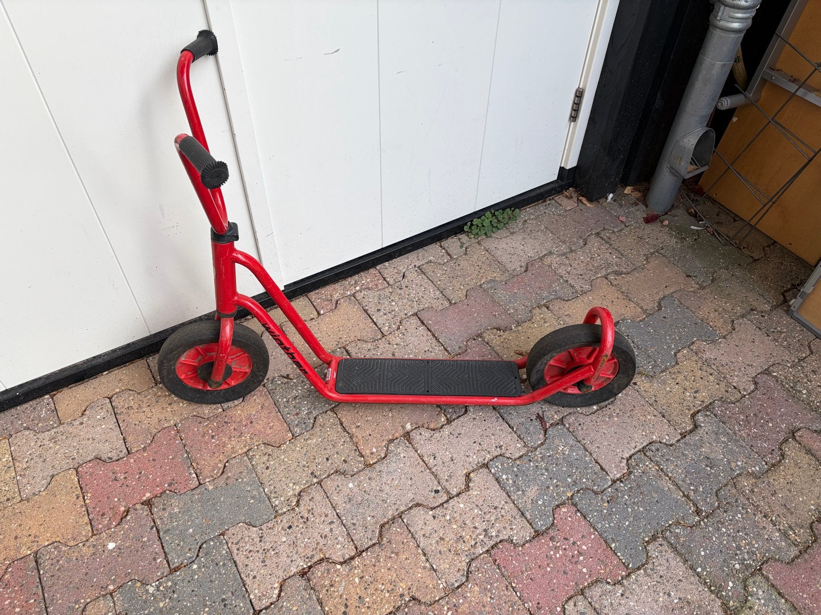 Degelijke Winther step - rood, rijdt soepel en stevig, Fietsen en Brommers, Ophalen, Gebruikt, Gewone step