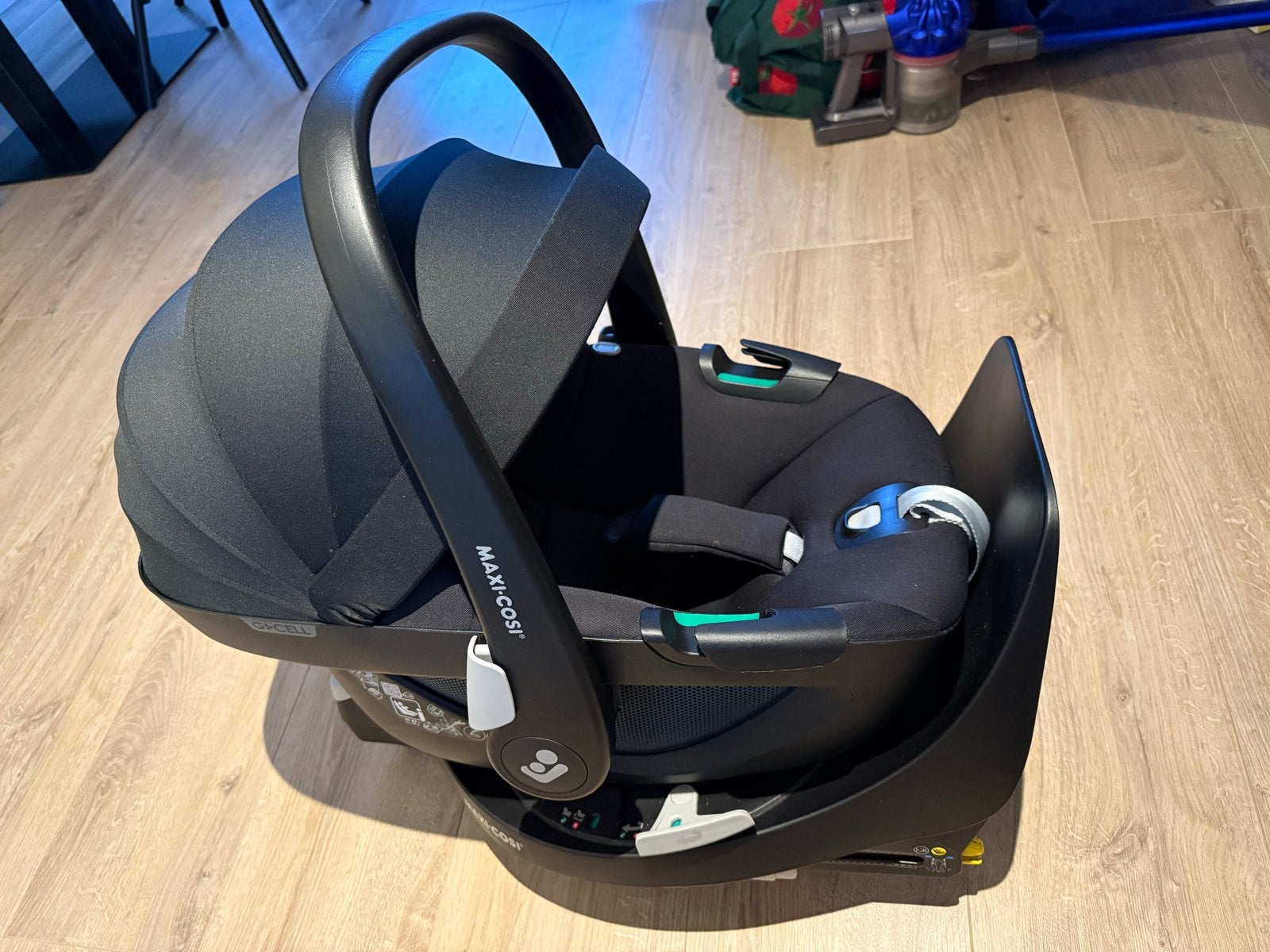 Maxi Cosi Pebble 360 met FamilyFix 360 Base, Kinderen en Baby's, Autostoeltjes, Slaapstand, Ophalen of Verzenden, Zo goed als nieuw