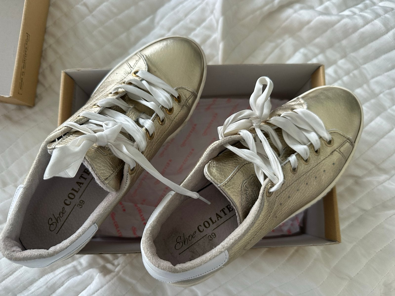 Colate gouden schoenen maat 39, Ophalen of Verzenden, Gedragen, Overige kleuren, Sneakers of Gympen