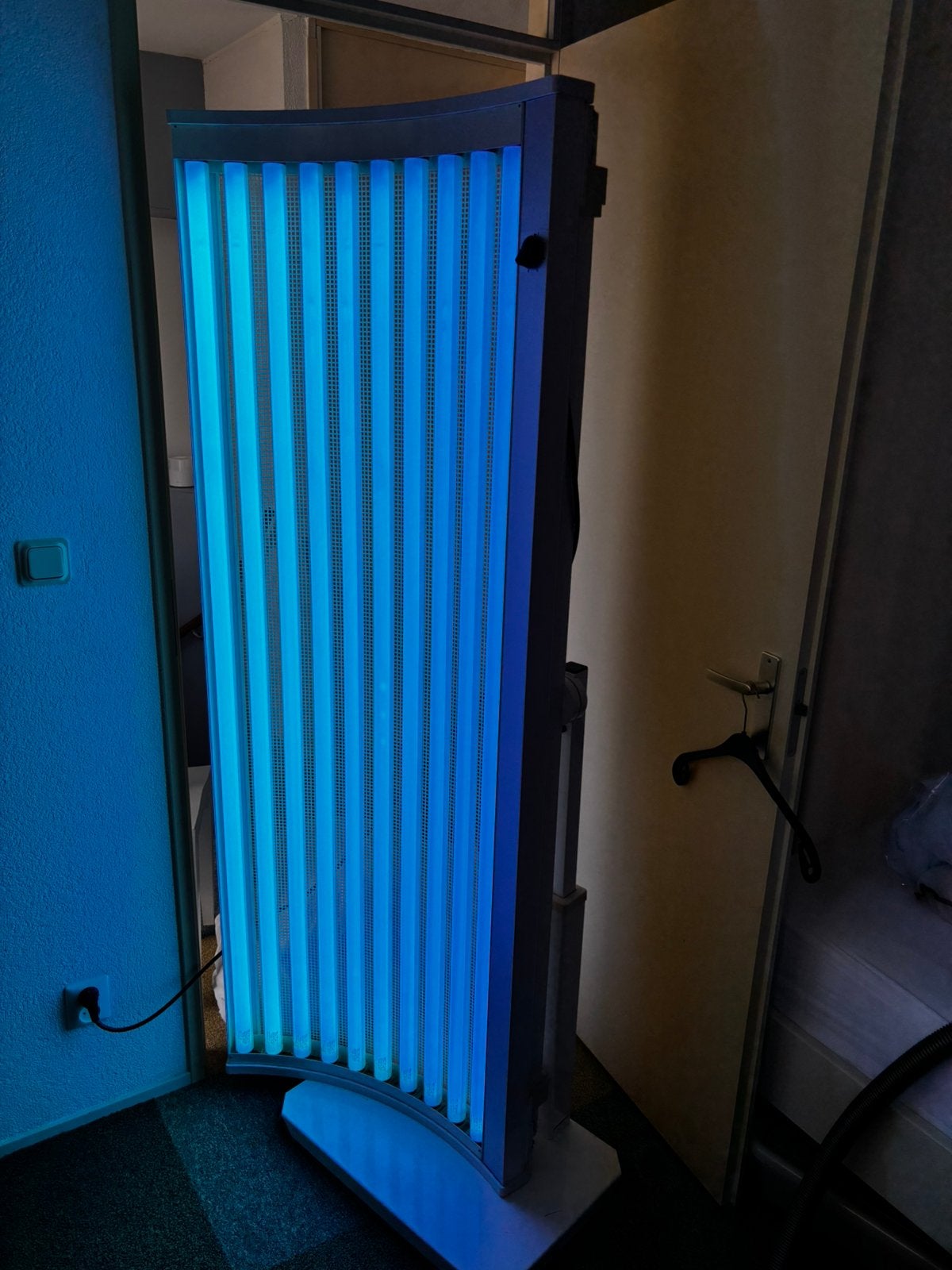 Zonnebank werkend en gratis, Ophalen, Gebruikt, Zonnebank enkelzijdig, 10 tot 15 lampen