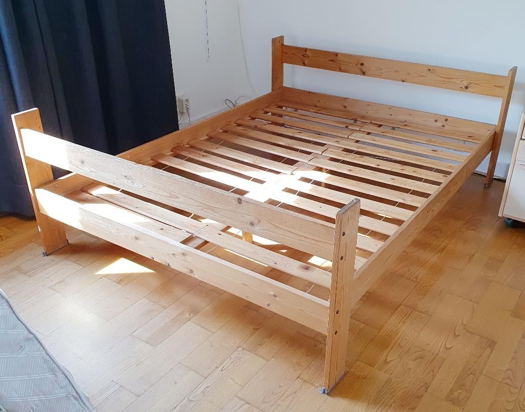 Twijfelaar houten tweepersoonsbed, Huis en Inrichting, Ophalen, Gebruikt, Bruin, Twijfelaar