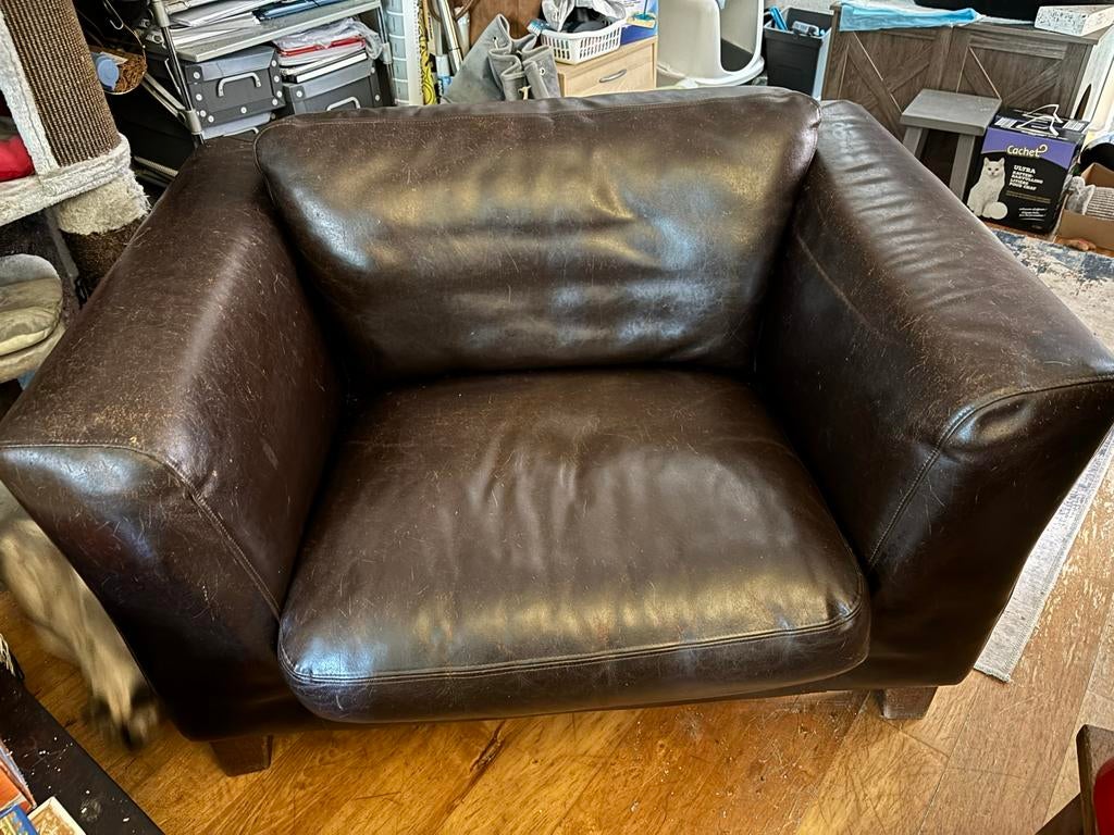 Gratis Loveseat donker bruin klassiek leer, Gebruikt, Klassiek, Tweepersoons, Ophalen of Verzenden