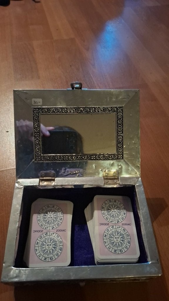 tarot- kistje, Ophalen of Verzenden, Zo goed als nieuw, Tarot of Kaarten leggen, Overige typen