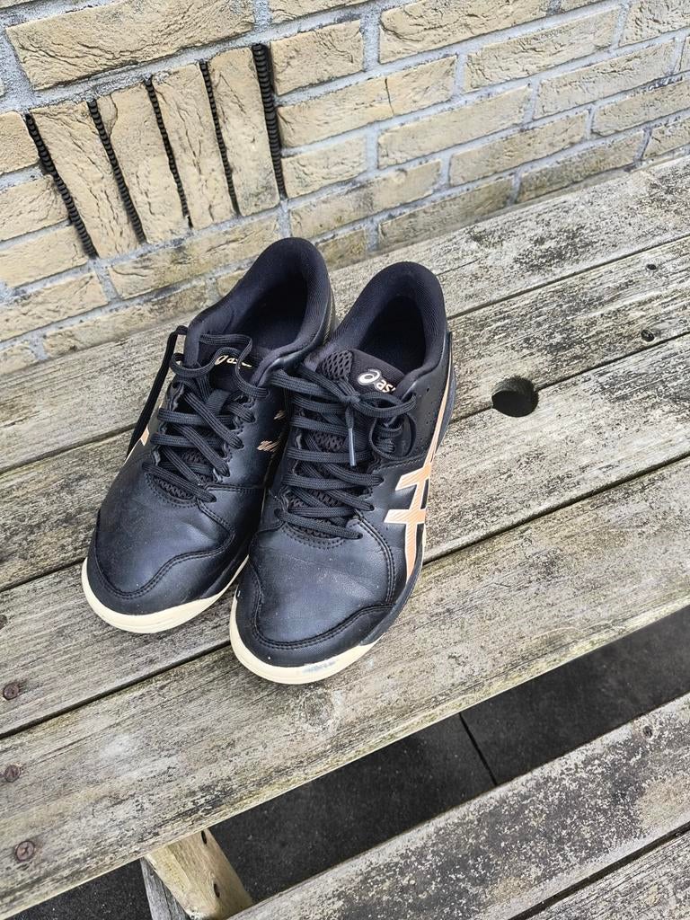 Asics hockey schoenen maat 37,5, Ophalen of Verzenden, Zo goed als nieuw, Schoenen