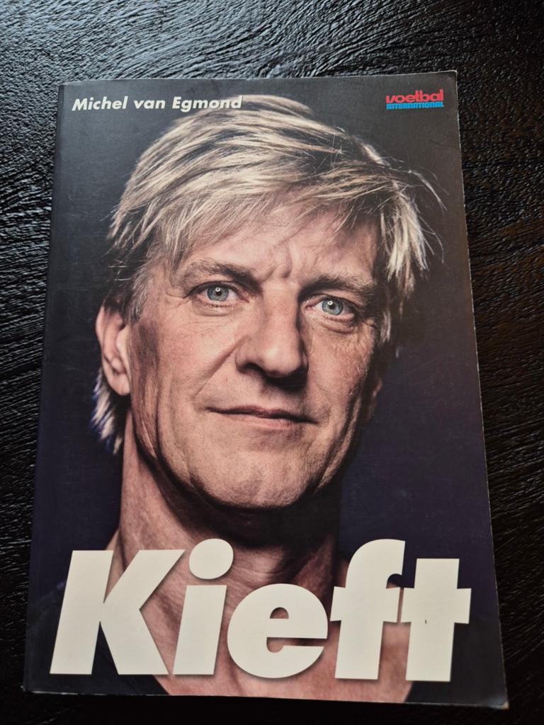 Kieft - Michel van Egmond (Voetbal International), Ophalen of Verzenden, Gelezen, Michel van Egmond, Nederland