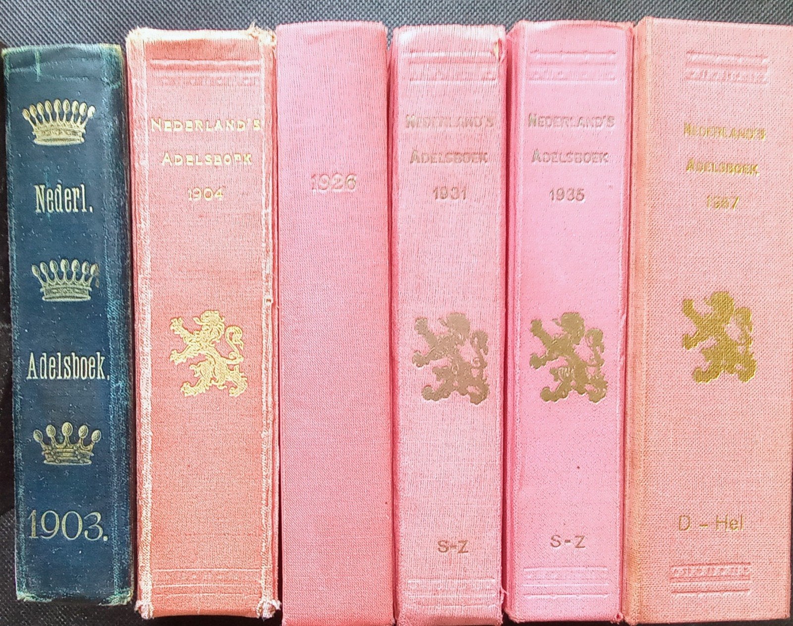 6x Nederland's Adelsboek: 1903, 1904, 1926, 1931, 1935, 1967, Boeken, Geschiedenis | Vaderland, Ophalen of Verzenden, Gelezen