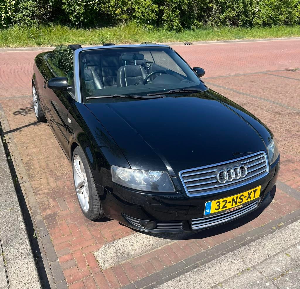 Audi A4 2.4 V6 125KW Cabrio AUT 2004 Zwart, Cabriolet, 4 stoelen, A4, Zwart
