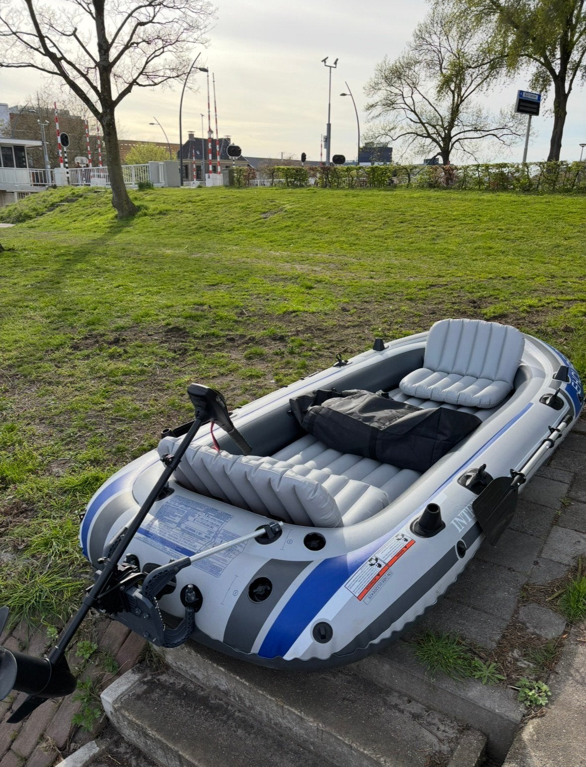 Intex Excursion 5 complete set, Ophalen, Zo goed als nieuw, Overige typen