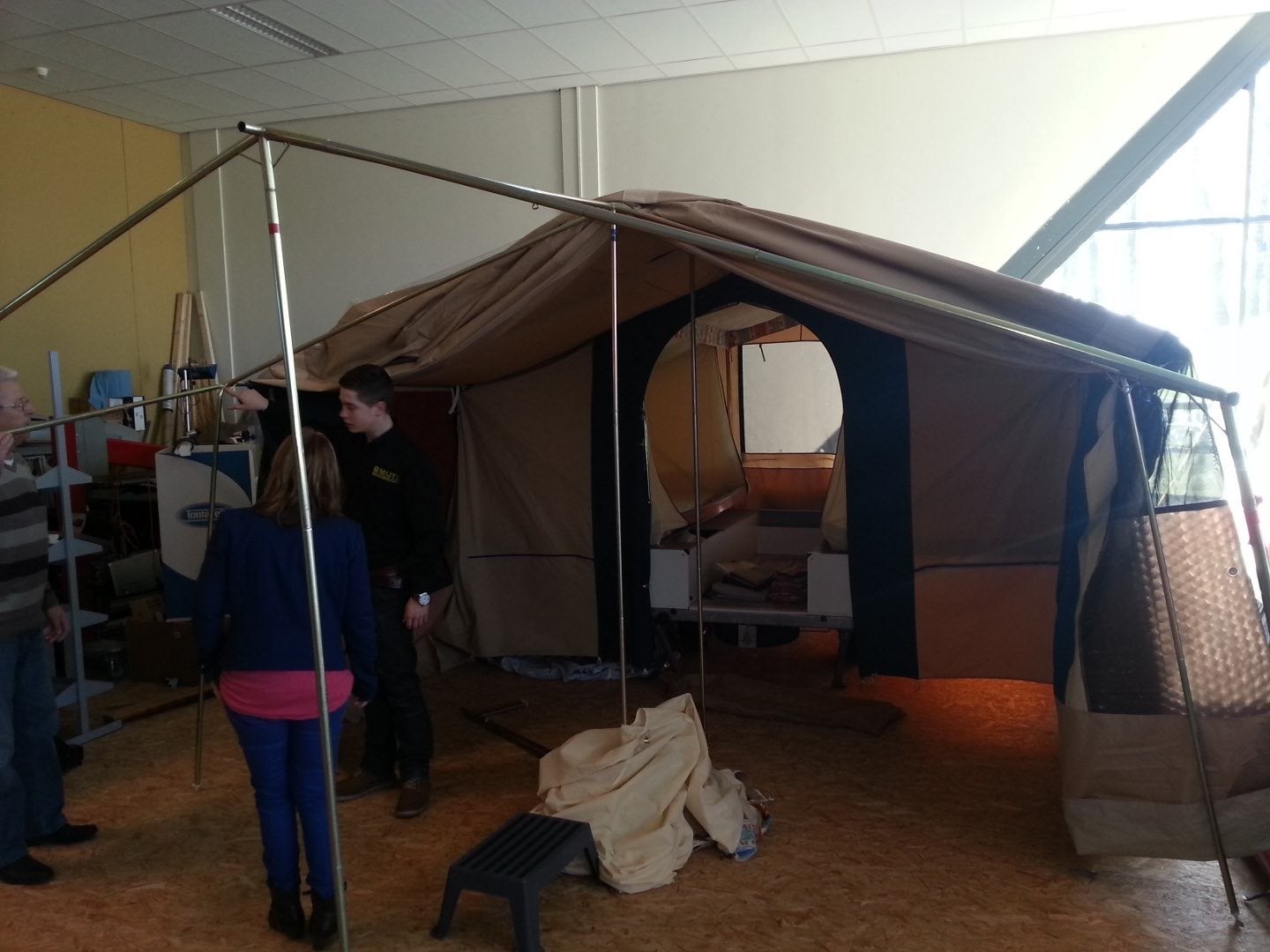 Vouwwagen tent, Ophalen, Tot en met 4