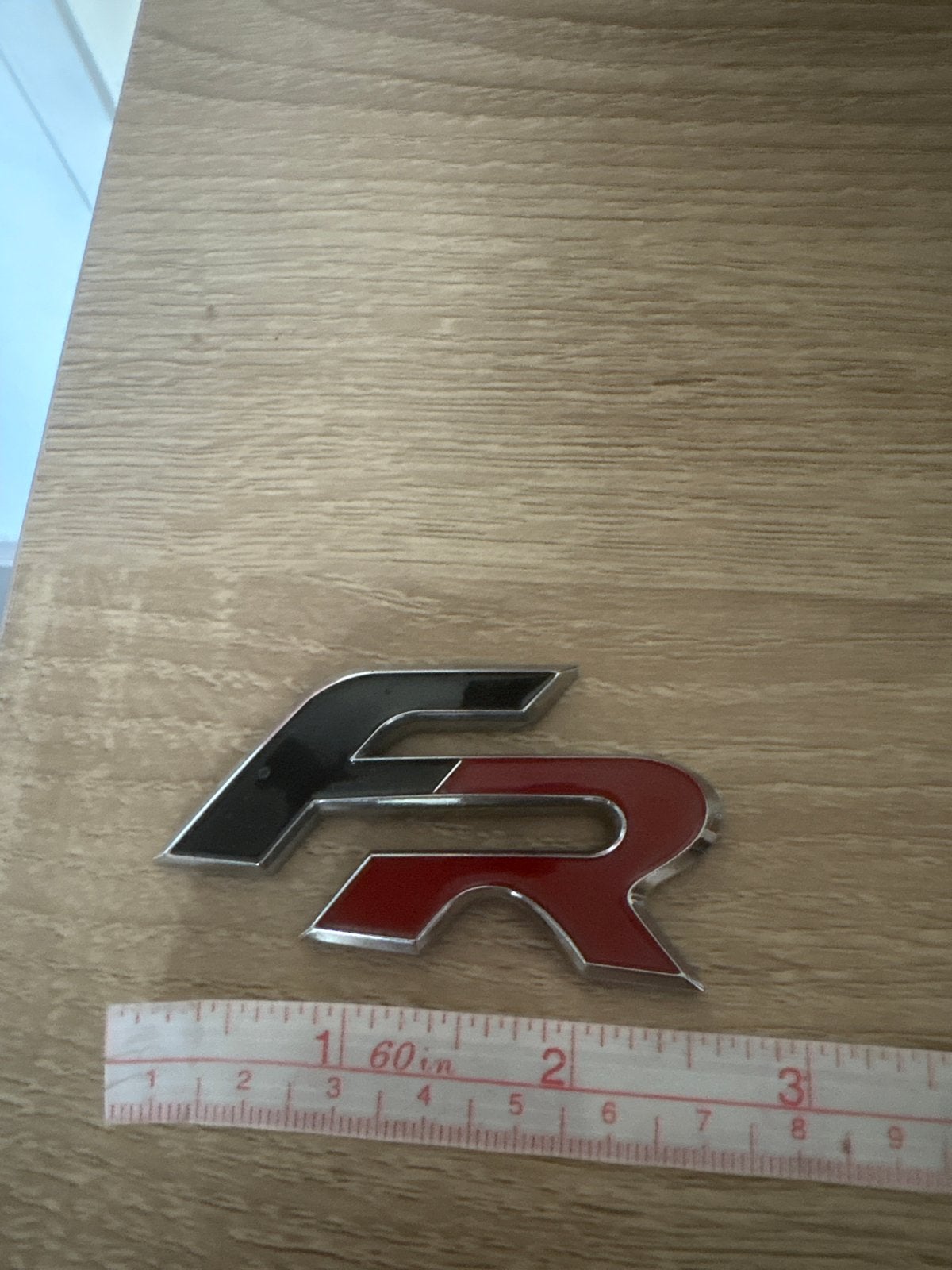 SEAT FR logo embleem zo goed als nieuw, Ophalen of Verzenden, Gebruikt