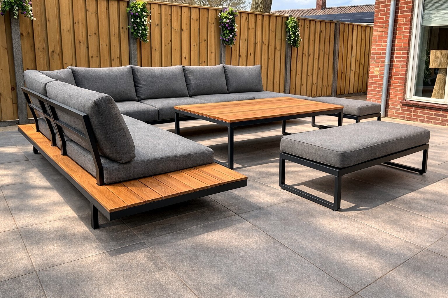 ZGAN loungeset met teakhouten accenten en kussens, Ophalen, Zo goed als nieuw, Teakhout, 8 zitplaatsen
