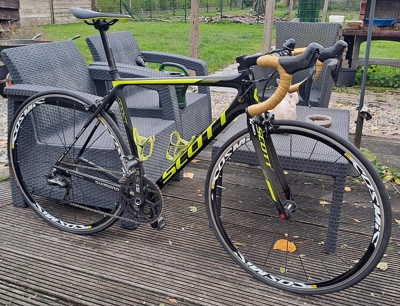 SCOTT ADDICT Ultegra Di2, m/z wielen, nieuwst. 54, Carbon, Zo goed als nieuw, Meer dan 20 versnellingen, 53 tot 57 cm