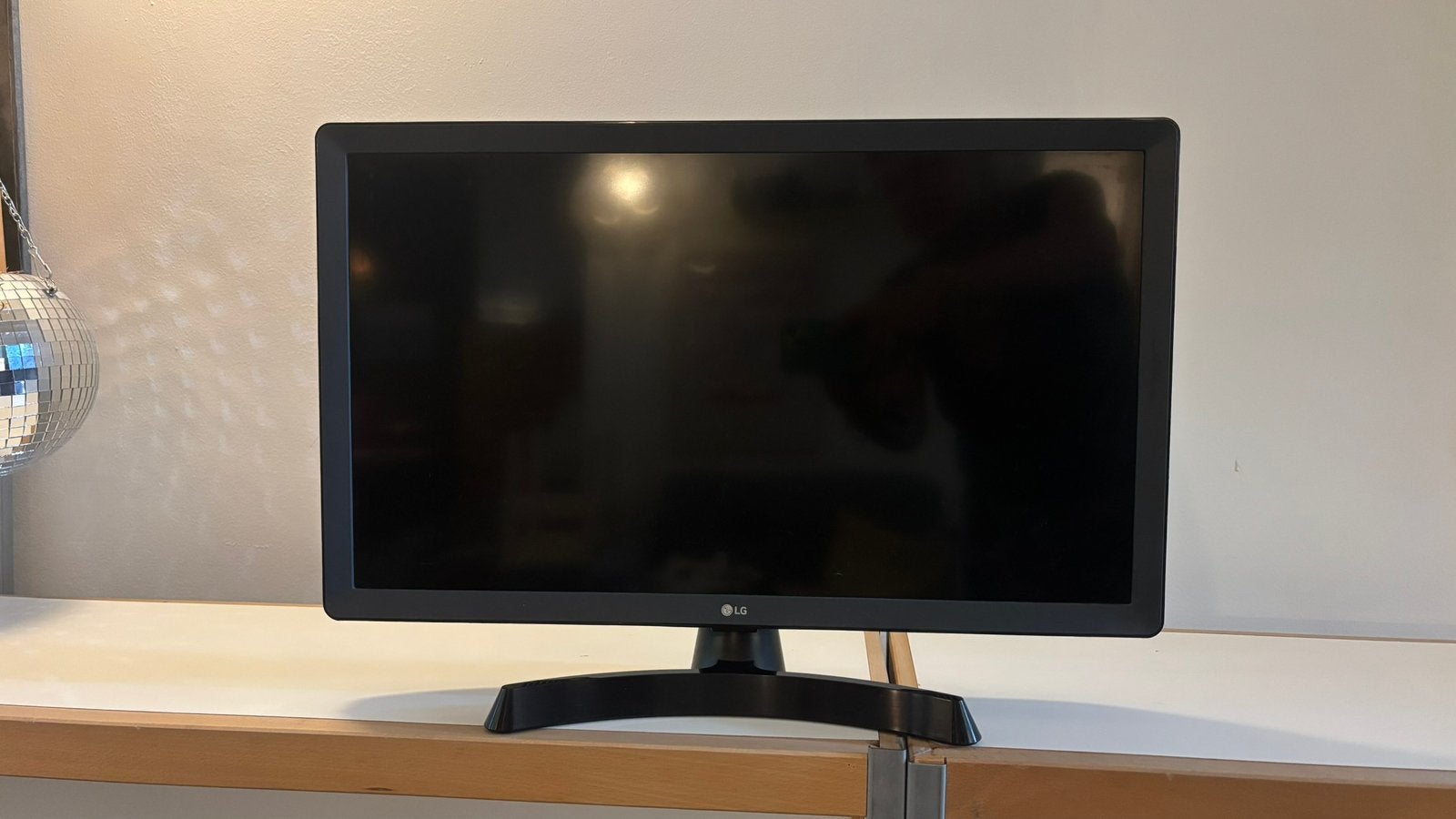 Smart TV LG 24 inch, 50 Hz, Ophalen of Verzenden, Zo goed als nieuw, 60 tot 80 cm