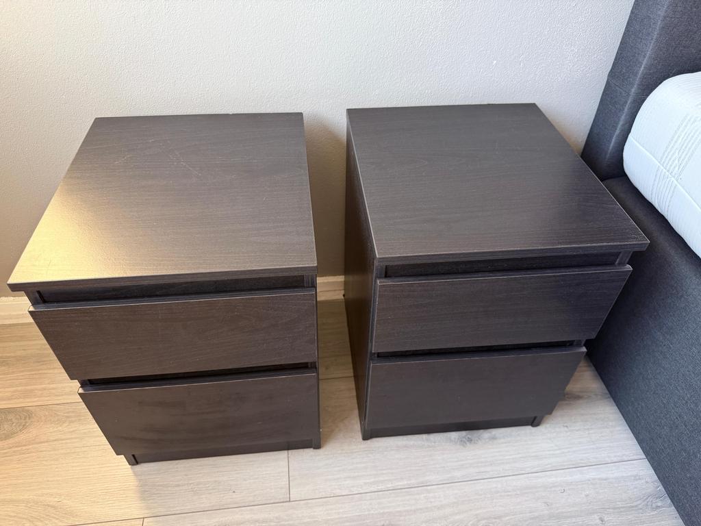 2x Nachtkastje met lades - Donkerbruin, Gebruikt, Minder dan 45 cm, Ophalen of Verzenden, Minder dan 55 cm