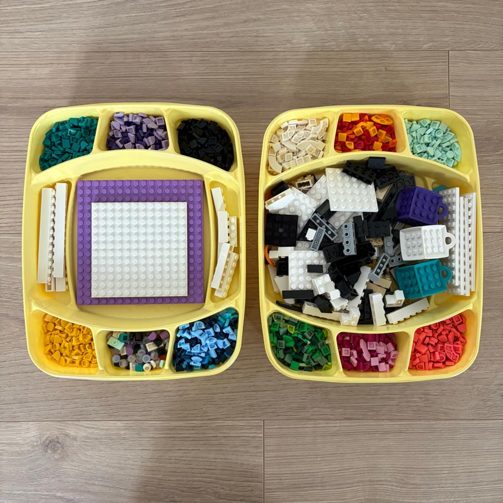 Twee bakken Lego Dots, Overige thema's, Compleet, Lego, Ophalen of Verzenden