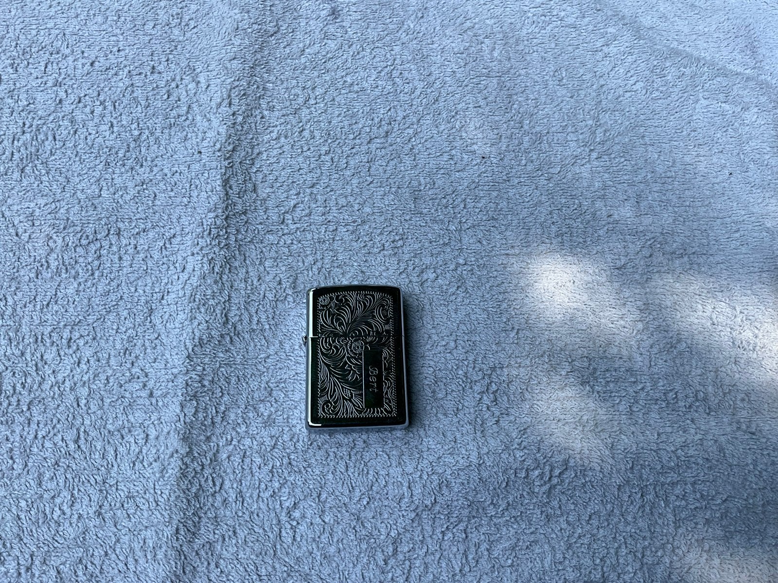 Zippo aansteker met sierlijk patroon, Verzamelen, Ophalen of Verzenden, Gebruikt, Aansteker