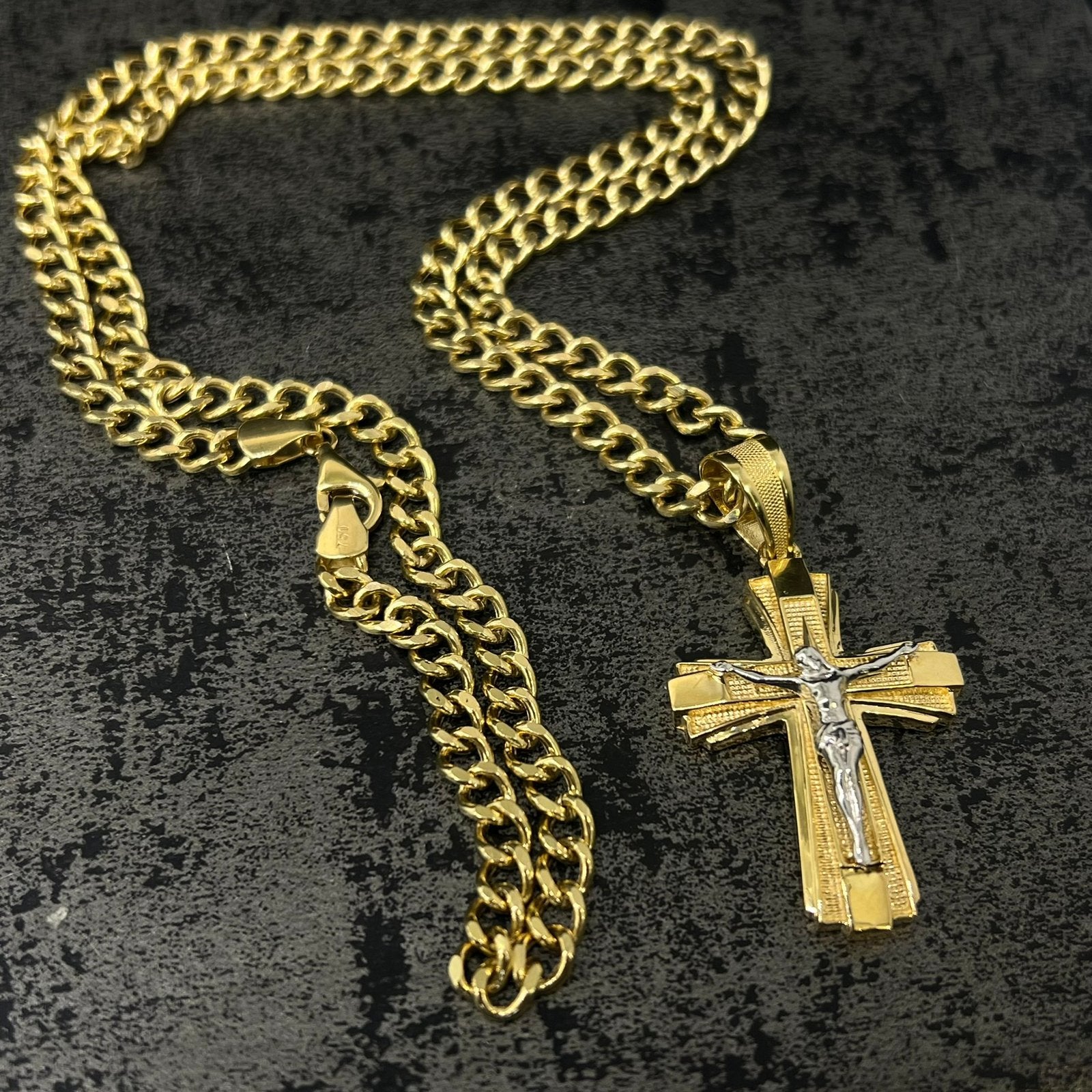 18 karaat gouden ketting met kruis hanger, Ophalen of Verzenden, Nieuw, Goud