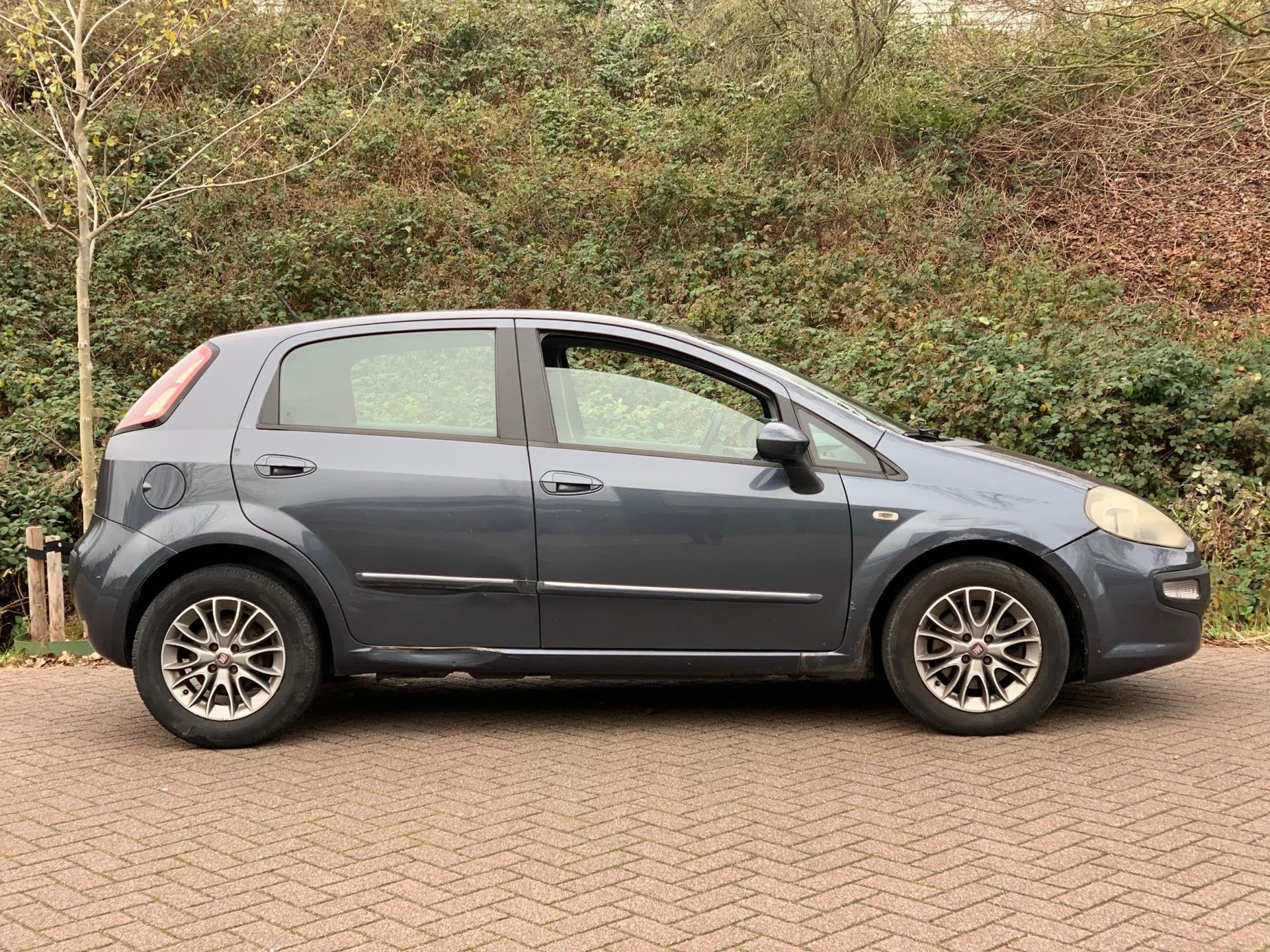 Fiat Punto Evo 1.3 M-Jet Dynamic 5 DEURS CLIMA CRUISE RIJD S, Auto's, Voorwielaandrijving, Euro 5, 28 km/l, Gebruikt