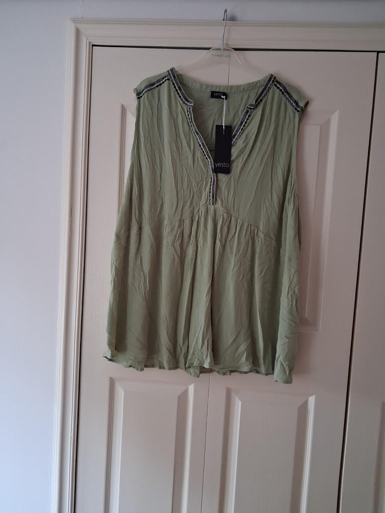 Nieuwe top merk yesta maat 3 /52, Kleding | Dames, Grote Maten, Ophalen of Verzenden, Nieuw, Groen, Shirt of Top