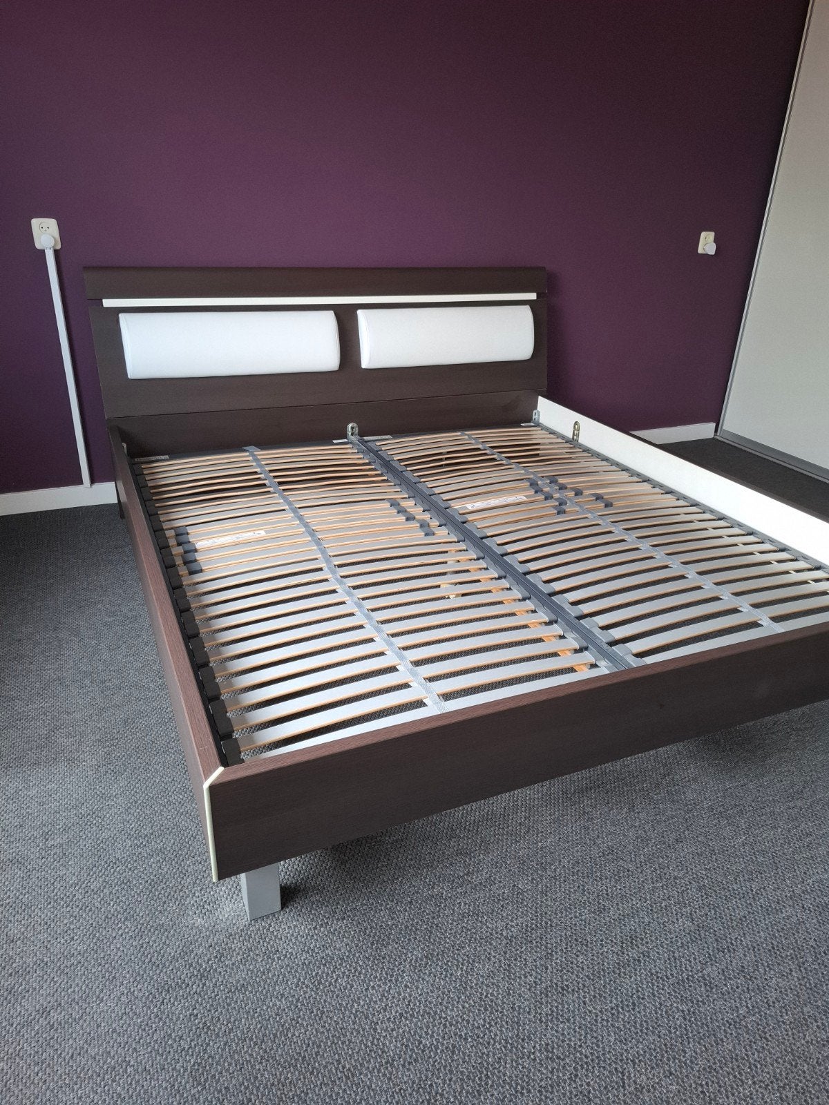 Bed 180x200 cm inclusief lattenbodem., Ophalen, Gebruikt, Bruin, Tweepersoons