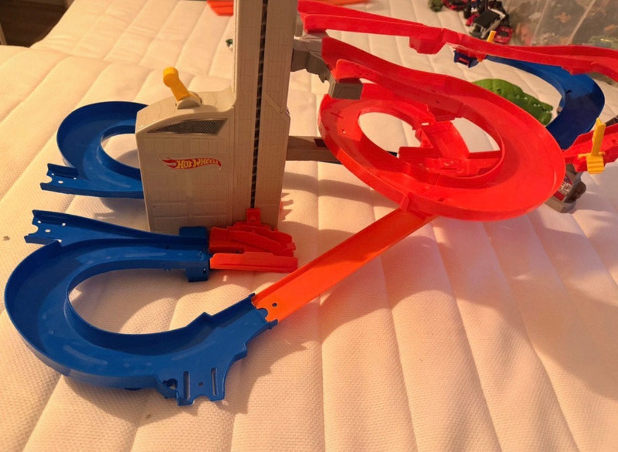 Hot Wheels Auto-Lift Expressway Track Set, Ophalen of Verzenden, Zo goed als nieuw, Handmatig, Hot Wheels