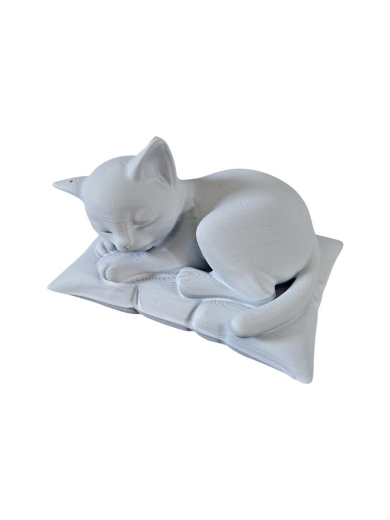 Slapende Kat Beeldje - Wit Keramiek, Minder dan 20 cm, Ophalen of Verzenden, Beeld, Europa