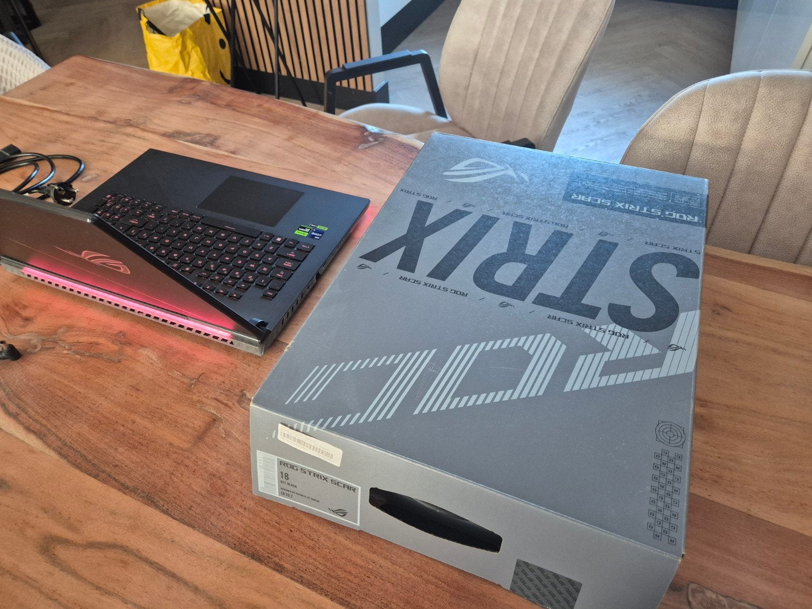 ASUS ROG Strix SCAR 18 – RTX 4080 / i9-14900HX / 240Hz, Ophalen, Zo goed als nieuw, Gaming, SSD
