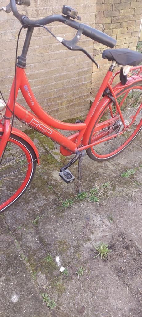 Rode damesfiets - Ideaal voor dagelijks gebruik, Fietsen en Brommers, Fietsen | Dames | Damesfietsen, Ophalen of Verzenden, Gebruikt